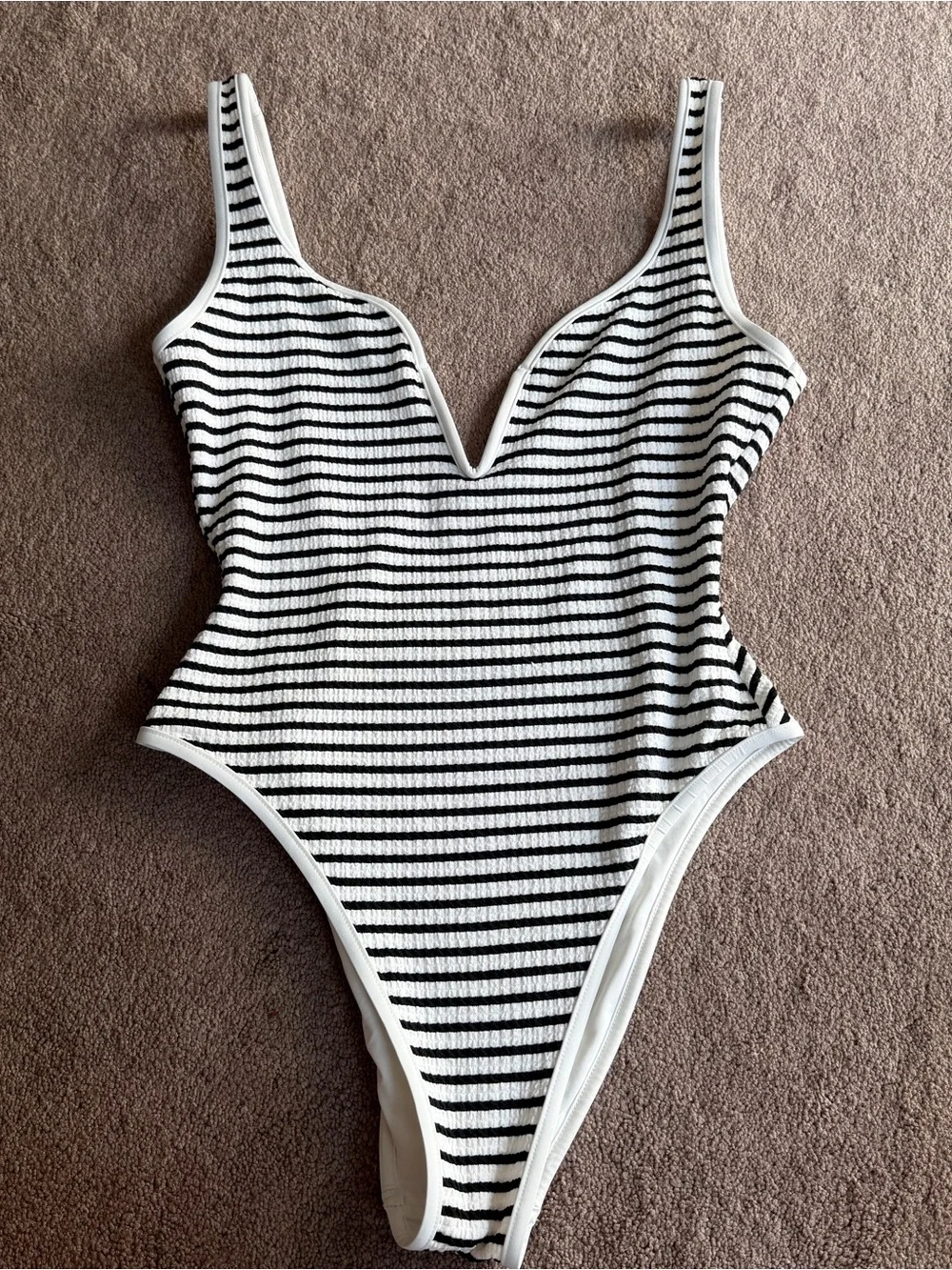 L Space Coco Classic black white one piece swimsuit sz Large